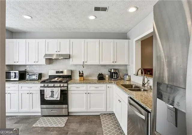 Photo 3 of Condo for sale at 2901 Lenox Rd Ne #502, Atlanta, GA 30324 | MLS# 10840196 | Listing updated on 2026-09-18