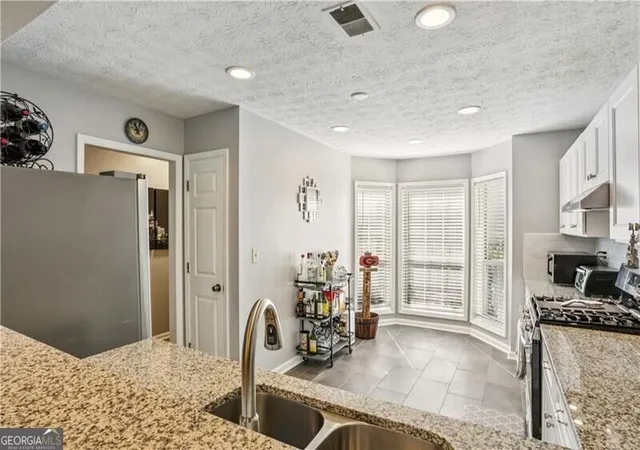 Photo 3 of Condo for sale at 2901 Lenox Rd NE #502, Atlanta, GA 30324 | MLS# 10840196 | Listing updated on 2026-09-18