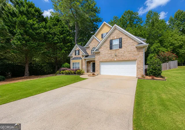 Photo 2 of Single family home for sale at 1098 Whisperwood Ln, Lawrenceville, GA 30043 | MLS# 10836433 | Listing updated on 2026-09-26