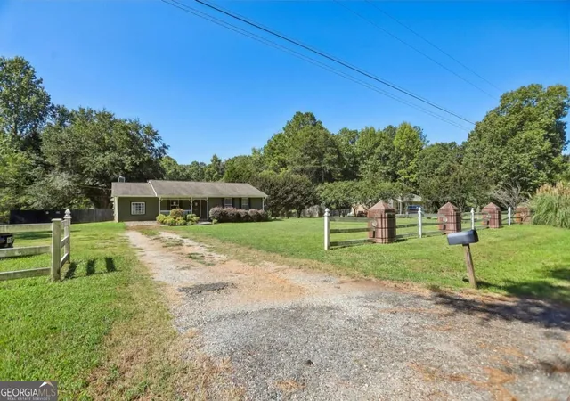Photo 2 of Single family home for sale at 888 Laney Rd, Locust Grove, GA 30248 | MLS# 10852200 | Listing updated on 2026-10-08