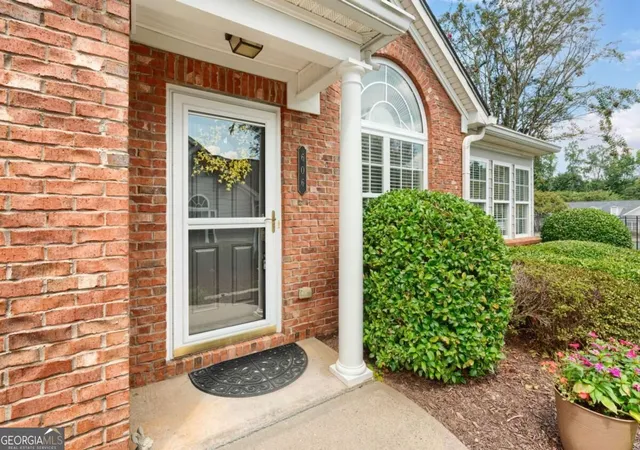 Photo 4 of Condo for sale at 606 Somerton Pl, Cumming, GA 30040 | MLS# 10843106 | Listing updated on 2026-09-10