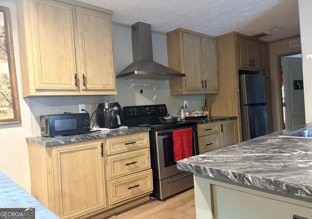 Photo 3 of Manufactured home for sale at 213 Marlette Manor, Fayetteville, GA 30214 | MLS# 10842281 | Listing updated on 2026-09-09