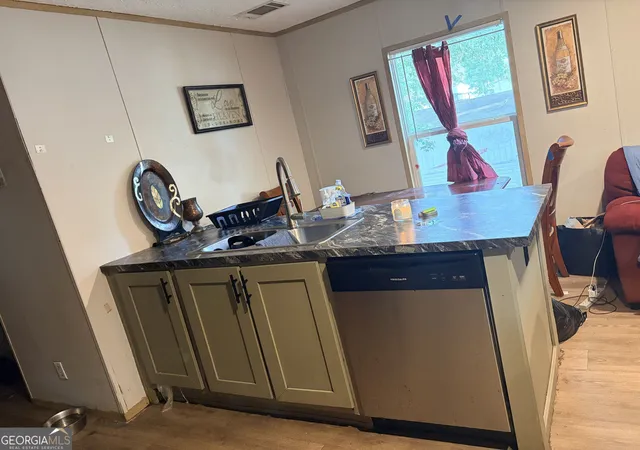 Photo 4 of Manufactured home for sale at 213 Marlette Manor, Fayetteville, GA 30214 | MLS# 10842281 | Listing updated on 2026-09-09