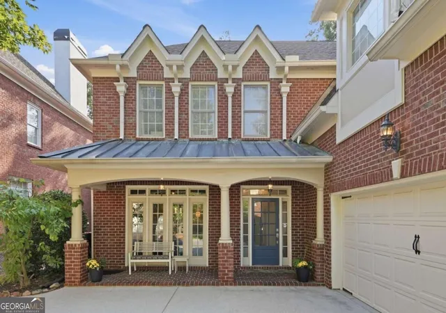 Photo 3 of Sale Pending at 510 Wembley Cir, Sandy Springs, GA 30328 | MLS# 10848164 | Listing updated on 2026-10-02