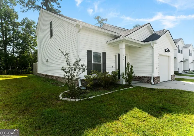 Photo 3 of Townhouse for sale at 220 Haisley Run, Guyton, GA 31312 | MLS# 10823851 | Listing updated on 2026-09-25