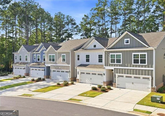 Photo 3 of Townhouse for sale at 1170 Chastain Dr, Sugar Hill, GA 30518 | MLS# 10853064 | Listing updated on 2026-10-09