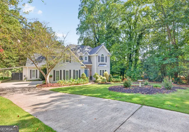 Photo 2 of Single family home for sale at 3520 Habersham Club Dr, Cumming, GA 30041 | MLS# 10754099 | Listing updated on 2026-09-10