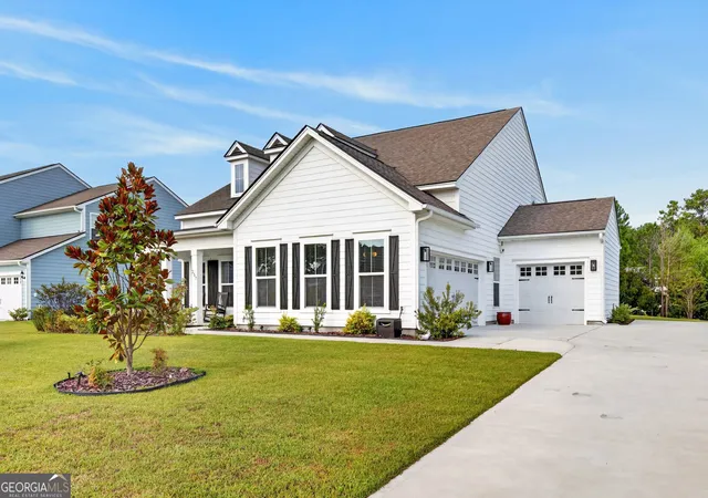 Photo 3 of Single family home for sale at 257 Heron Creek Dr, Richmond Hill, GA 31324 | MLS# 10821361 | Listing updated on 2026-10-21