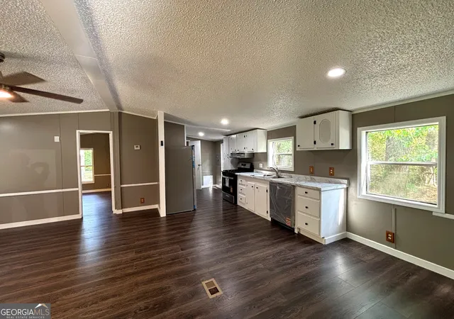 Photo 2 of Manufactured home for sale at 69 Pawnee Path, Locust Grove, GA 30248 | MLS# 10837232 | Listing updated on 2026-09-21