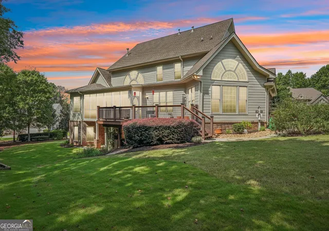 Photo 2 of Single family home for sale at 205 Fairway Overlook Dr, Acworth, GA 30101 | MLS# 10840463 | Listing updated on 2026-10-08