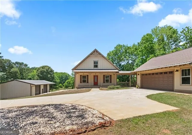 Photo 1 of Single family home for sale at 4140 Hwy 332, Hoschton, GA 30548 | MLS# 10833108 | Listing updated on 2026-09-03