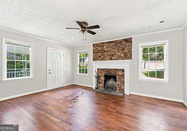 Photo 2 of Single family home for sale at 1576 Wellswood Dr SE, Atlanta, GA 30315 | MLS# 10840075 | Listing updated on 2026-09-11