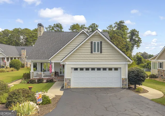Photo 1 of Single family home for sale at 26 Players Ln, Hartwell, GA 30643 | MLS# 10849779 | Listing updated on 2026-10-04
