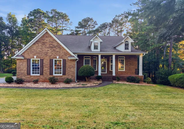 Photo 3 of Single family home for sale at 2940 Weatherstone Cir Se, Conyers, GA 30094 | MLS# 10836541 | Listing updated on 2026-09-14