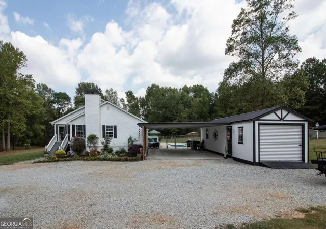 Photo 2 of Single family home for sale at 2439 Ila Rd, Commerce, GA 30530 | MLS# 10848856 | Listing updated on 2026-10-02