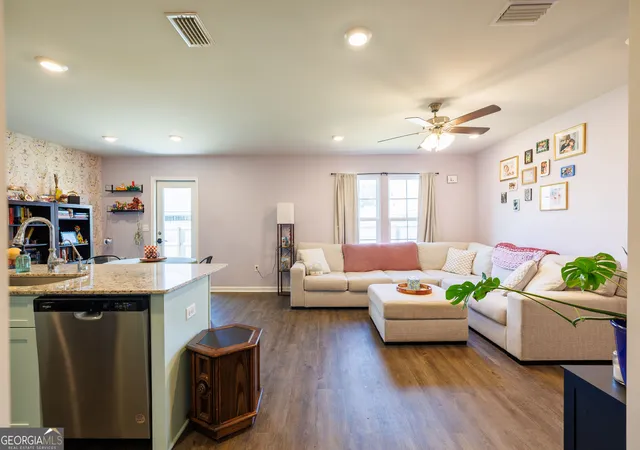 Photo 2 of Sale Pending at 9069 Torrington Ln, Valdosta, GA 31605 | MLS# 10847577 | Listing updated on 2026-09-30