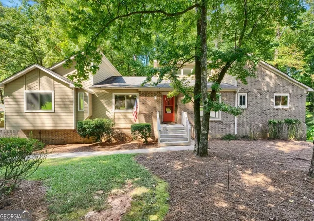 Photo 1 of Single family home for sale at 4004 Woodridge Ct, Duluth, GA 30096 | MLS# 10843802 | Listing updated on 2026-09-17