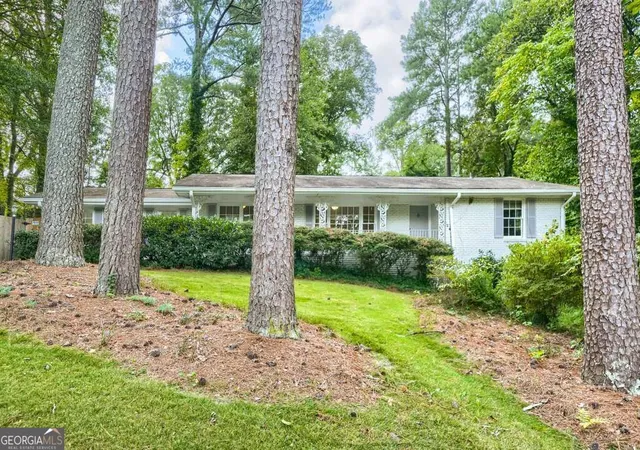 Photo 2 of Single family home for sale at 3107 Kingscliff Way NE, Atlanta, GA 30345 | MLS# 10858054 | Listing updated on 2026-10-29