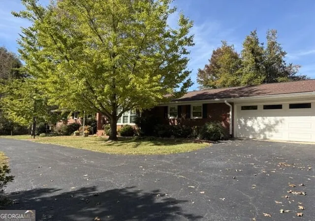 Photo 1 of Single family home for sale at 1643 Camp Crk Rd, Cornelia, GA 30531 | MLS# 10879513 | Listing updated on 2026-10-29