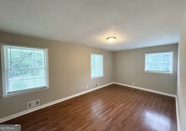 Photo 4 of Single family home for sale at 2946 Carriage Ln, Atlanta, GA 30349 | MLS# 10830637 | Listing updated on 2026-09-04