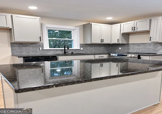 Photo 3 of Single family home for sale at 631 W Hightower Trl, Social Circle, GA 30025 | MLS# 10852677 | Listing updated on 2026-10-08