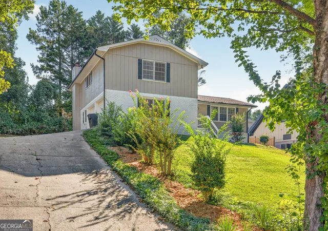 Photo 3 of Single family home for sale at 3717 Leisure Ct, Buford, GA 30519 | MLS# 10843457 | Listing updated on 2026-09-10