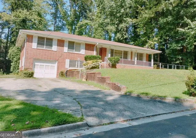 Photo 3 of Single family home for sale at 2641 Hedgewood Ln NW, Atlanta, GA 30311 | MLS# 10851056 | Listing updated on 2026-10-06