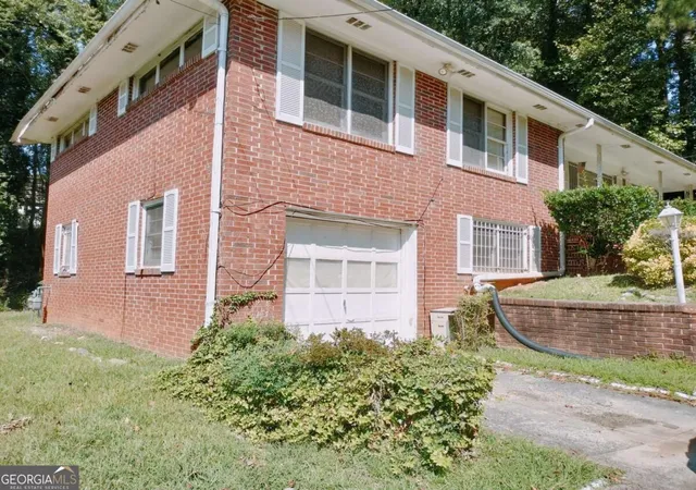 Photo 4 of Single family home for sale at 2641 Hedgewood Ln NW, Atlanta, GA 30311 | MLS# 10851056 | Listing updated on 2026-10-06