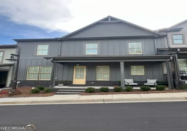 Photo 2 of Townhouse for sale at 5611 Pine St, Flowery Branch, GA 30542 | MLS# 10847398 | Listing updated on 2026-09-30