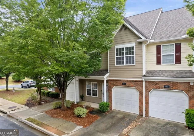 Photo 2 of Condo for sale at 951 Pike Forest Dr, Lawrenceville, GA 30045 | MLS# 10850625 | Listing updated on 2026-10-06