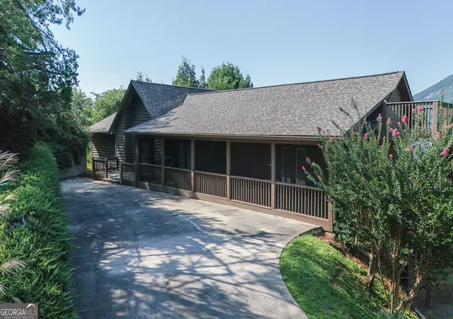 Photo 3 of Single family home for sale at 784 Starlight Dr, Sautee Nacoochee, GA 30571 | MLS# 10849422 | Listing updated on 2026-10-02