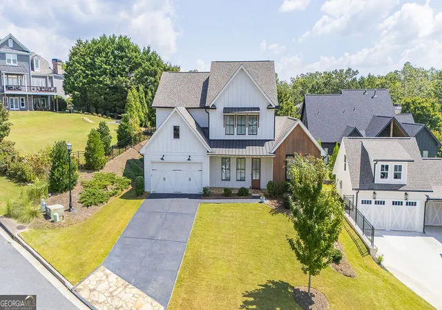 Photo 2 of Single family home for sale at 129 Blue Heron Blf, Dawsonville, GA 30534 | MLS# 10839747 | Listing updated on 2026-09-23