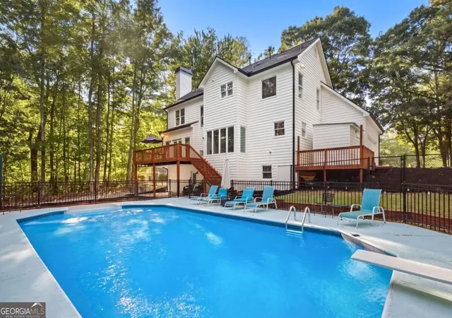 Photo 3 of Single family home for sale at 3256 Fieldcrest Rd, Loganville, GA 30052 | MLS# 10847078 | Listing updated on 2026-09-23