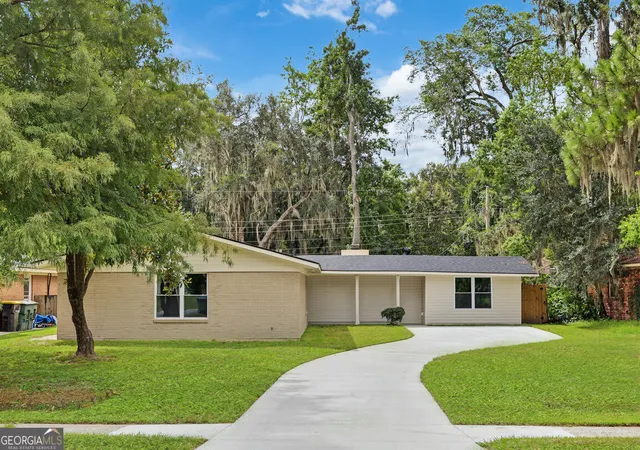 Single family home for sale at 605 Lee Blvd, Savannah, GA 31405 | MLS# 10852565