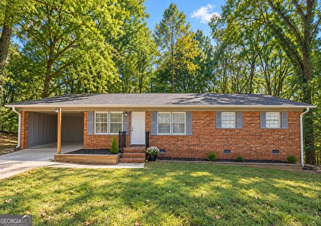Single family home for sale at 310 Cavalier Rd, Athens, GA 30606 | MLS# 10843969