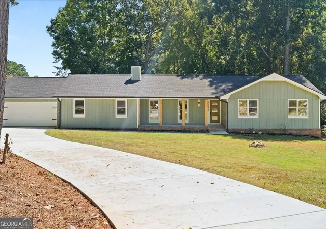Photo 2 of Single family home for sale at 2177 E Chester Cir Se, Conyers, GA 30013 | MLS# 10848410 | Listing updated on 2026-09-23