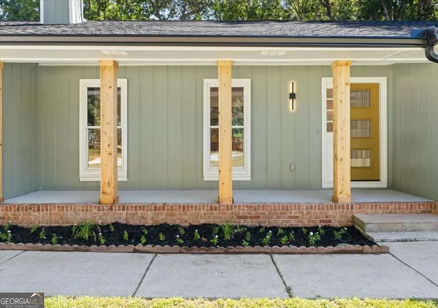 Photo 3 of Single family home for sale at 2177 E Chester Cir Se, Conyers, GA 30013 | MLS# 10848410 | Listing updated on 2026-09-23