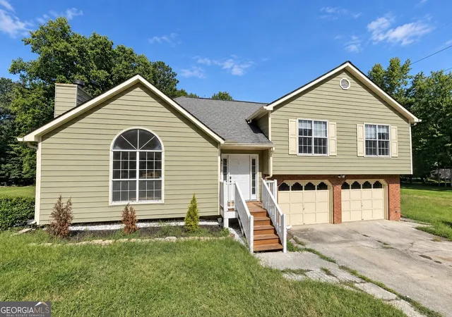 Photo 2 of Single family home for sale at 3104 Nectar Dr, Powder Springs, GA 30127 | MLS# 10843350 | Listing updated on 2026-09-10