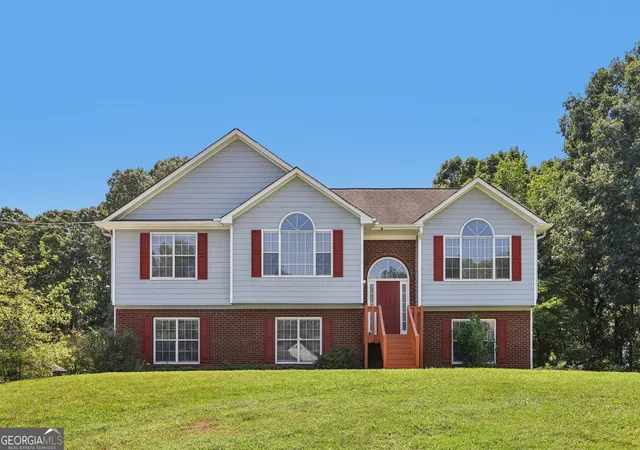 Photo 2 of Single family home for sale at 3921 Pine Gorge Ct, Dacula, GA 30019 | MLS# 10830004 | Listing updated on 2026-09-21