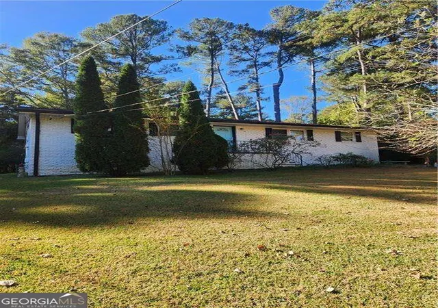 Photo 1 of Single family home for sale at 3969 W Hilda Cir, Decatur, GA 30035 | MLS# 10840513 | Listing updated on 2026-09-23