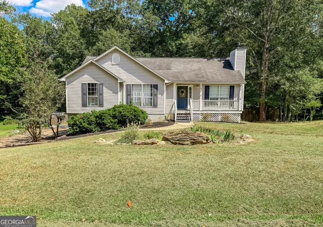Photo 2 of Single family home for sale at 97 Spring Cir, Senoia, GA 30276 | MLS# 10842897 | Listing updated on 2026-09-09