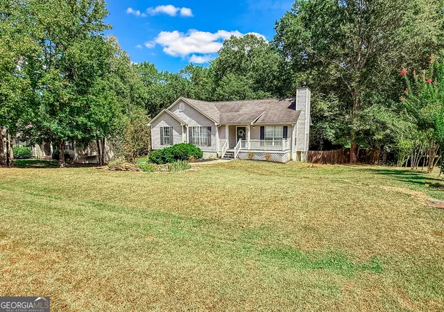 Photo 3 of Single family home for sale at 97 Spring Cir, Senoia, GA 30276 | MLS# 10842897 | Listing updated on 2026-09-09
