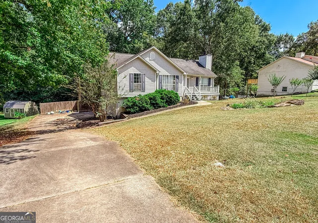 Photo 3 of Single family home for sale at 97 Spring Cir, Senoia, GA 30276 | MLS# 10842897 | Listing updated on 2026-09-09