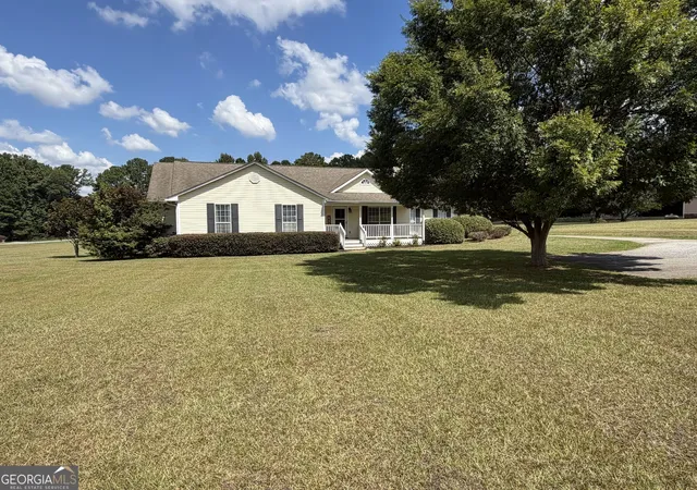 Photo 2 of Single family home for sale at 2008 Birdie Rd, Griffin, GA 30223 | MLS# 10837465 | Listing updated on 2026-09-12