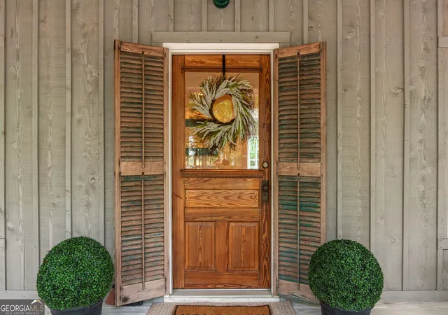 Photo 4 of Single family home for sale at 308 W Lakeview Dr NE, Milledgeville, GA 31061 | MLS# 10840865 | Listing updated on 2026-09-19