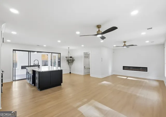 Photo 4 of Single family home for sale at 1447 Skyhaven Rd Se, Atlanta, GA 30316 | MLS# 10824318 | Listing updated on 2026-10-23