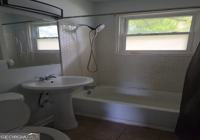 Photo 2 of Single family home for sale at 2030 E 42nd Street, Savannah, GA 31404 | MLS# 10840929 | Listing updated on 2026-09-06