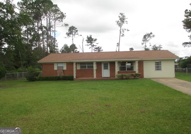 Photo 1 of Single family home for sale at 94 S Miller St, Hazlehurst, GA 31539 | MLS# 10840314 | Listing updated on 2026-09-26