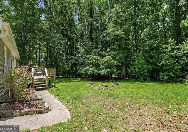 Photo 2 of Single family home for sale at 40 Oak Hl Dr, Winder, GA 30680 | MLS# 10848393 | Listing updated on 2026-10-08