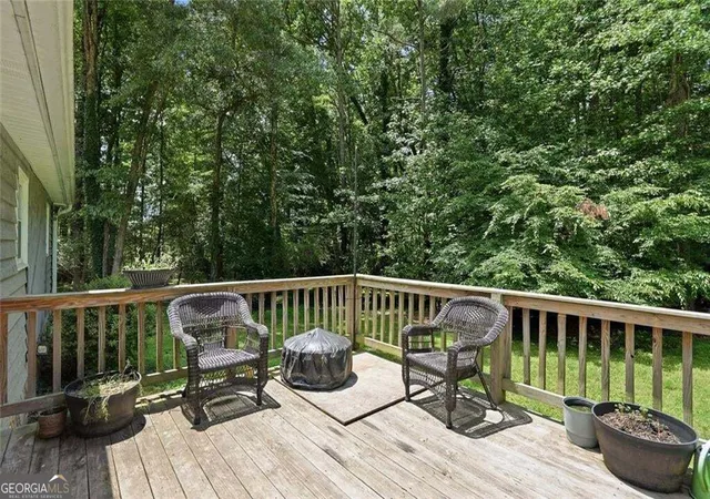 Photo 3 of Single family home for sale at 40 Oak Hl Dr, Winder, GA 30680 | MLS# 10848393 | Listing updated on 2026-10-08